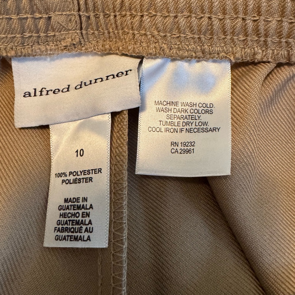 NWT Alfred Dunner Classic Straight Pull On Tan Trousers Flat Front Relaxed 10 - Picture 9 of 9